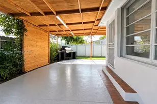 4060 SW 6th St, Miami, FL 33134 - Photo 17