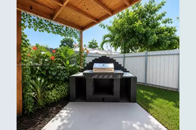 4060 SW 6th St, Miami, FL 33134 - Photo 17