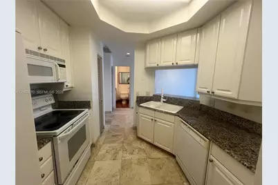 888 Brickell Key Dr #806, Miami, FL 33131 - Photo 7