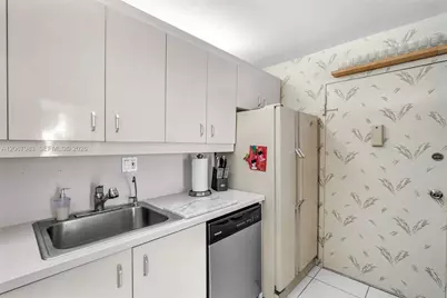 2030 S Ocean Dr #212, Hallandale Beach, FL 33009 - Photo 11