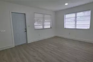 21 NW 32nd Ct, Miami, FL 33125 - Photo 15