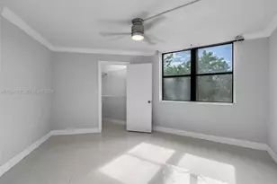 213 Lake Pointe Dr, Oakland Park, FL 33309 - Photo 21