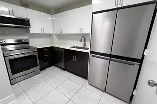 401 Golden Isles Dr, Hallandale Beach, FL 33009 - Photo 7