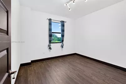 15488 NW 91st Ct, Miami Lakes, FL 33018 - Photo 27