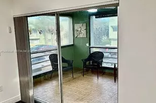 11183 NW 7th St, Miami, FL 33172 - Photo 5