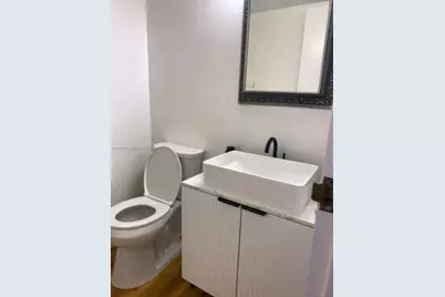1000 Parkview Dr #825, Hallandale Beach, FL 33009 - Photo 15