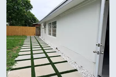 650 SW 55th Ave, Margate, FL 33068 - Photo 23