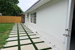 650 SW 55th Ave, Margate, FL 33068 - Photo 23