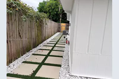 650 SW 55th Ave, Margate, FL 33068 - Photo 21