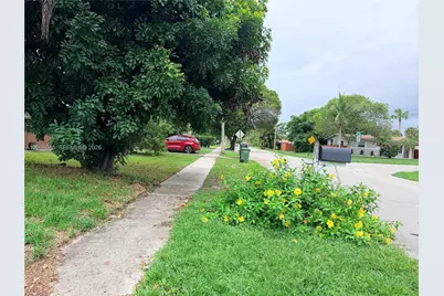 650 SW 55th Ave, Margate, FL 33068 - Photo 25