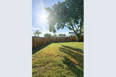 2330 Scott St, Hollywood, FL 33020 - Photo 11