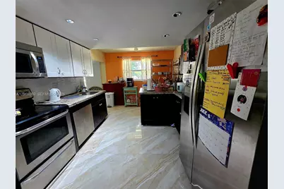5710 Melaleuca Dr, Tamarac, FL 33319 - Photo 9