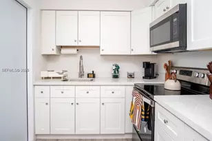 7815 NW 5th Ct, Miami, FL 33150 - Photo 13