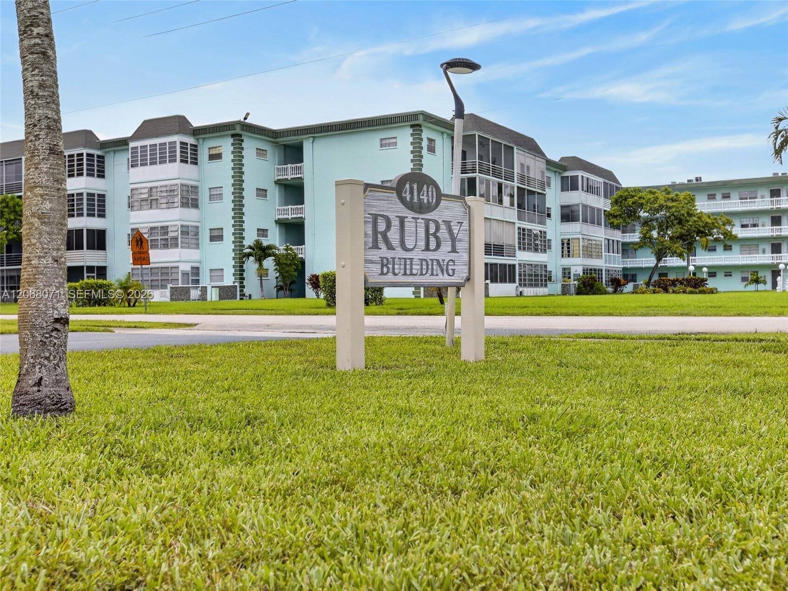 4140 NW 44th Ave #408 - 4140 NW 44th Ave #408, Lauderdale Lakes, FL 33319 Luxury Property | Jose Angel Pina