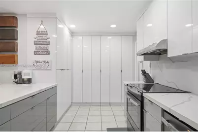 341 SW 54th Ave, Plantation, FL 33317 - Photo 15