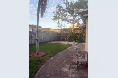 1806 Funston St #Rear, Hollywood, FL 33020 - Photo 3