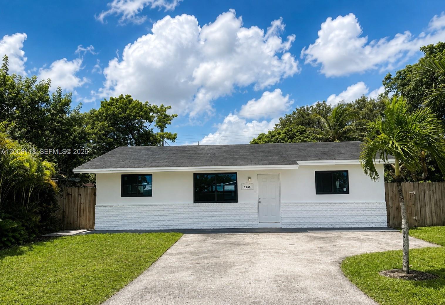 6136 SW 20th St - 6136 SW 20th St, Miramar, FL 33023 Luxury Property | Jose Angel Pina