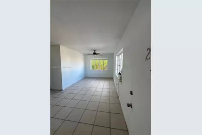 8340 Crespi Blvd #21, Miami Beach, FL 33141 - Photo 3