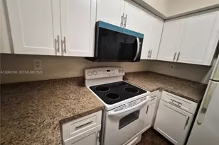 101 SW 117th Ave, Pembroke Pines, FL 33025 - Photo 7