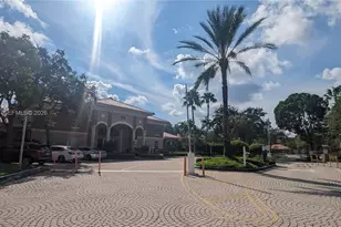 101 SW 117th Ave, Pembroke Pines, FL 33025 - Photo 3