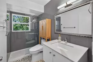 6815 Edgewater Dr, Coral Gables, FL 33133 - Photo 23