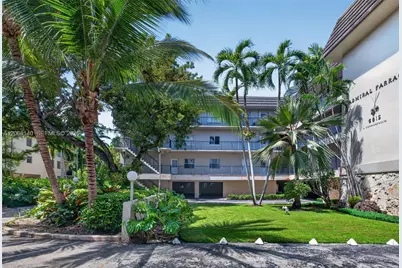6815 Edgewater Dr #301, Coral Gables, FL 33133 - Photo 5
