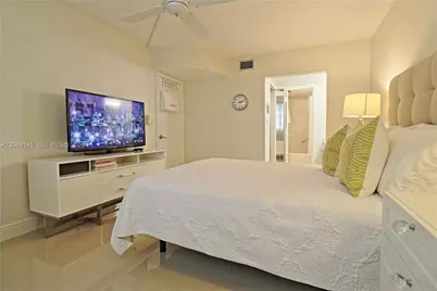 1100 Colony Point Cir #419, Pembroke Pines, FL 33026 - Photo 25