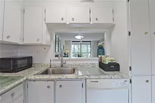 1100 Colony Point Cir, Pembroke Pines, FL 33026 - Photo 7