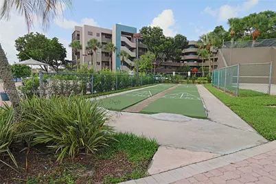 1100 Colony Point Cir #419, Pembroke Pines, FL 33026 - Photo 17