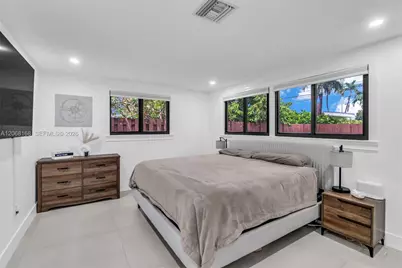 1524 NE 14th Ter, Fort Lauderdale, FL 33304 - Photo 11