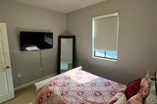 10377 W 34th Ct, Hialeah, FL 33018 - Photo 11