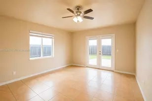 9733 NW 126th Terrace, Hialeah Gardens, FL 33018 - Photo 23