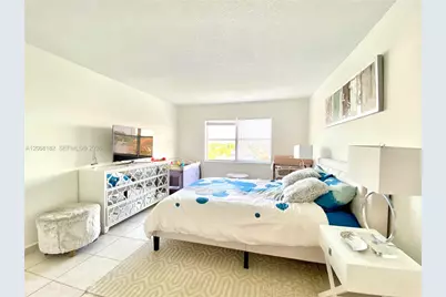 401 Golden Isles Dr #505, Hallandale Beach, FL 33009 - Photo 7
