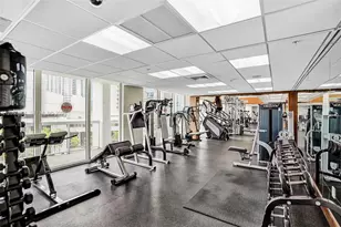31 SE 5th St, Miami, FL 33131 - Photo 15