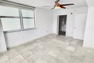 31 SE 5th St, Miami, FL 33131 - Photo 7