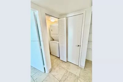 31 SE 5th St #902, Miami, FL 33131 - Photo 9