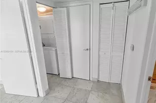 31 SE 5th St, Miami, FL 33131 - Photo 11