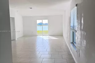 17711 Paradiso Wy, North Fort Myers, FL 33917 - Photo 3