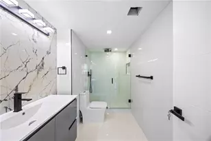 20379 W Country Club Dr, Aventura, FL 33180 - Photo 11