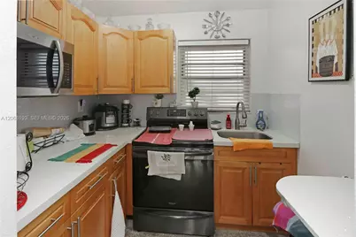 3191 SW 23rd St, Miami, FL 33145 - Photo 25
