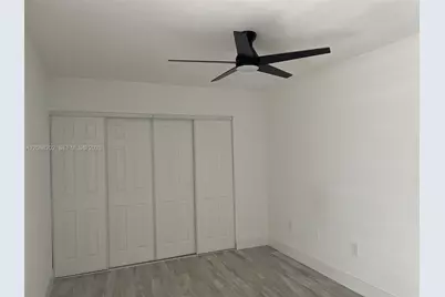 460 W Park Dr #207, Miami, FL 33172 - Photo 7