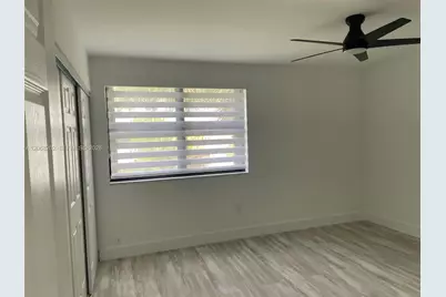 460 W Park Dr #207, Miami, FL 33172 - Photo 9