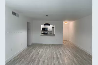 460 W Park Dr #207, Miami, FL 33172 - Photo 5