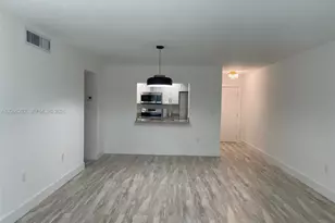 460 W Park Dr, Miami, FL 33172 - Photo 5