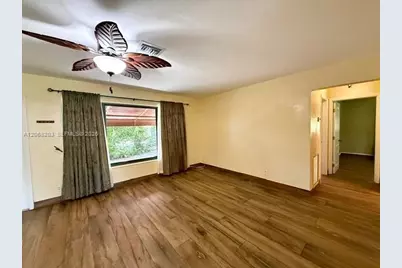 1124 NE 7th St, Hallandale Beach, FL 33009 - Photo 23
