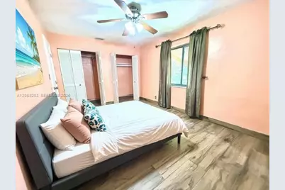 1124 NE 7th St, Hallandale Beach, FL 33009 - Photo 25