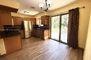 1124 NE 7th St, Hallandale Beach, FL 33009 - Photo 5