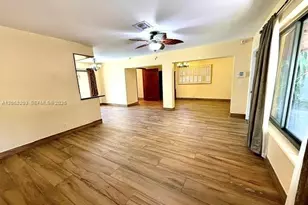 1124 NE 7th St, Hallandale Beach, FL 33009 - Photo 21