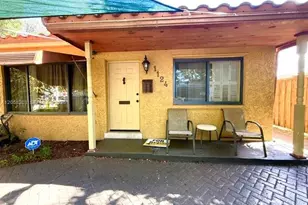 1124 NE 7th St, Hallandale Beach, FL 33009 - Photo 33