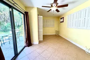 1124 NE 7th St, Hallandale Beach, FL 33009 - Photo 15